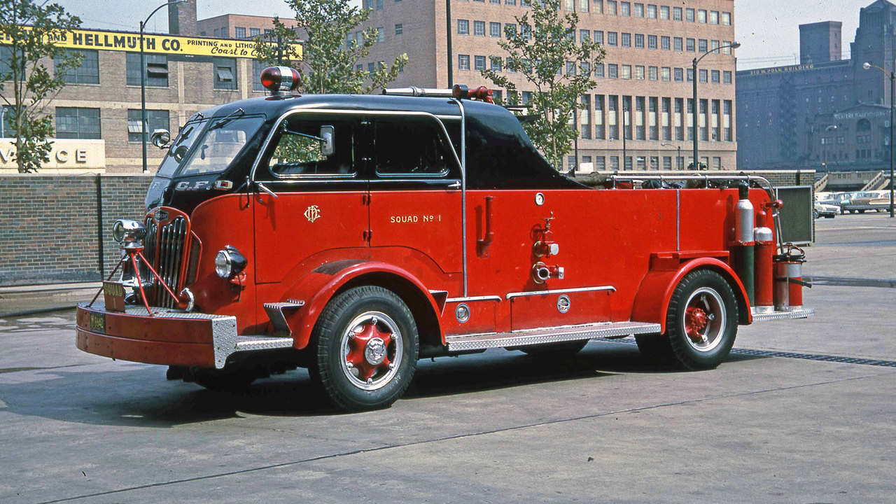 Fire Replicas Chicago Fire Department 1954 Autocar Squad 1 Scale Model