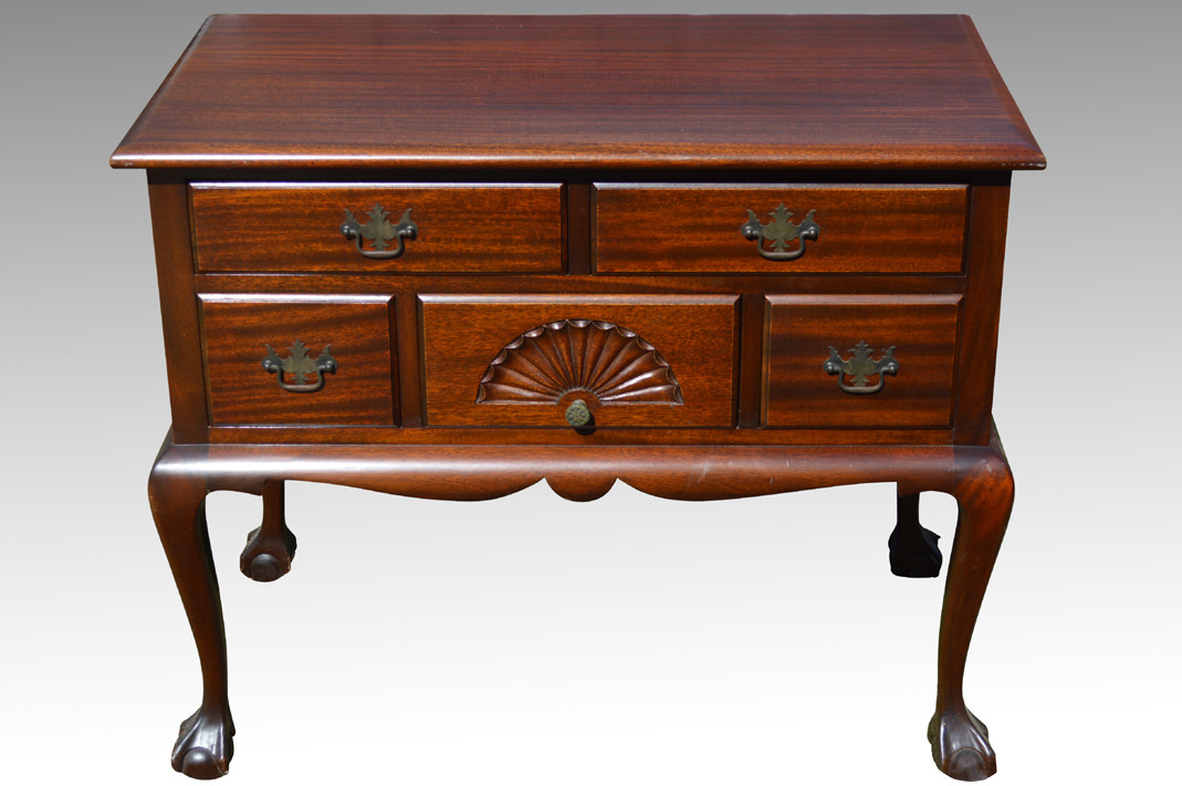 18109 Mahogany Chippendale Ball And Claw Lowboy **REDUCED PRICE Image 1 - 18109 Mahogany Chippendale Ball And Claw Lowboy **REDUCED PRICE