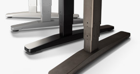 UPLIFT three-leg desk