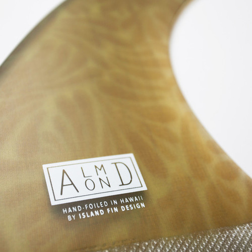 Brown Almond x Island Fin