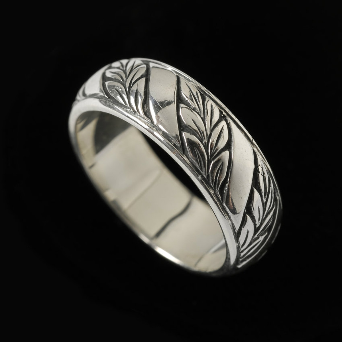 handmade and engraved laurel leaf wedding ring band by bowman originals sarasota - Leaf Wedding Ring handmade and engraved laurel leaf wedding ring band by bowman originals sarasota - Leaf Wedding Ring
