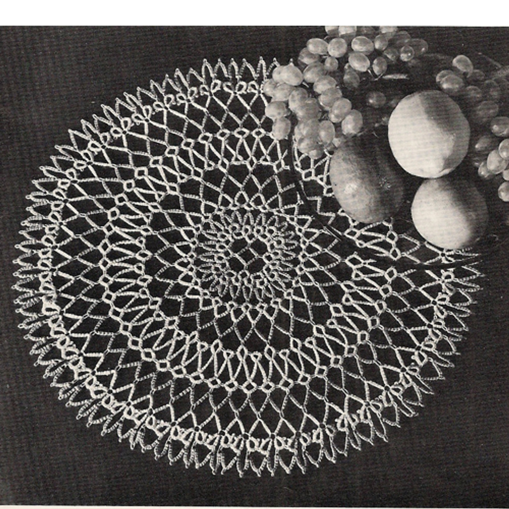 Two Color Tatted Doily Pattern Vintage Tatted Doily pattern in two colors thread
