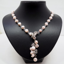 Feminine Pearl and Crystal Necklace 