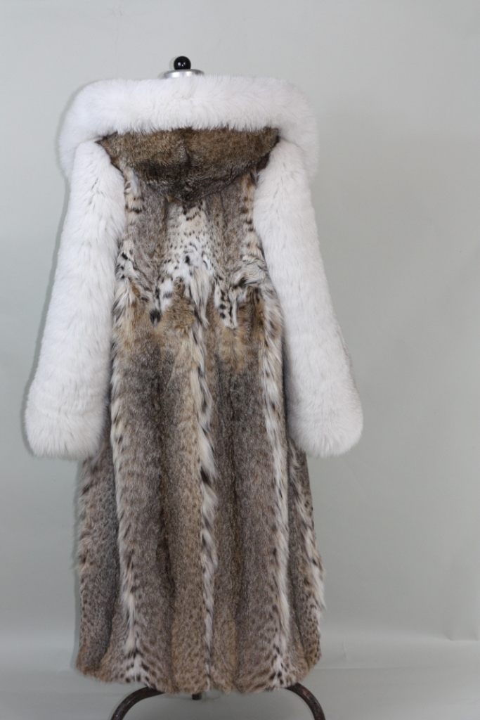 LYNX FUR COAT FULL LENGTHCOBRA HOOD WHITE FOX SLEEVES