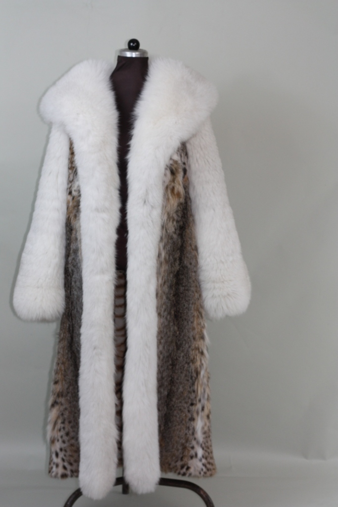 LYNX FUR COAT FULL LENGTHCOBRA HOOD WHITE FOX SLEEVES
