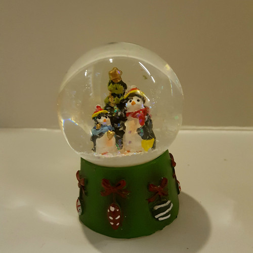 Penguins Mini Snow Dome