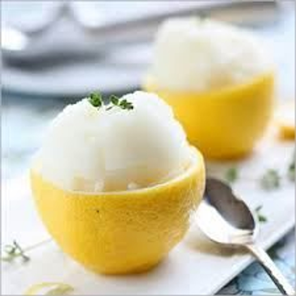 Beautiful lemon tree brilliant gift fragrance Small fruit.