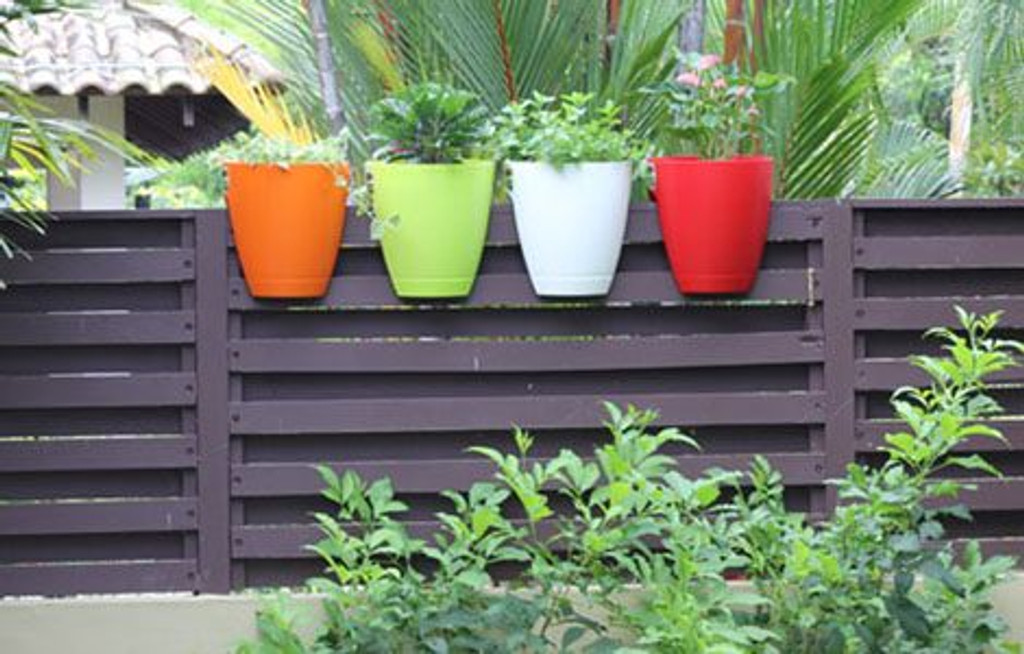 Greenbo large railing planter on fences
