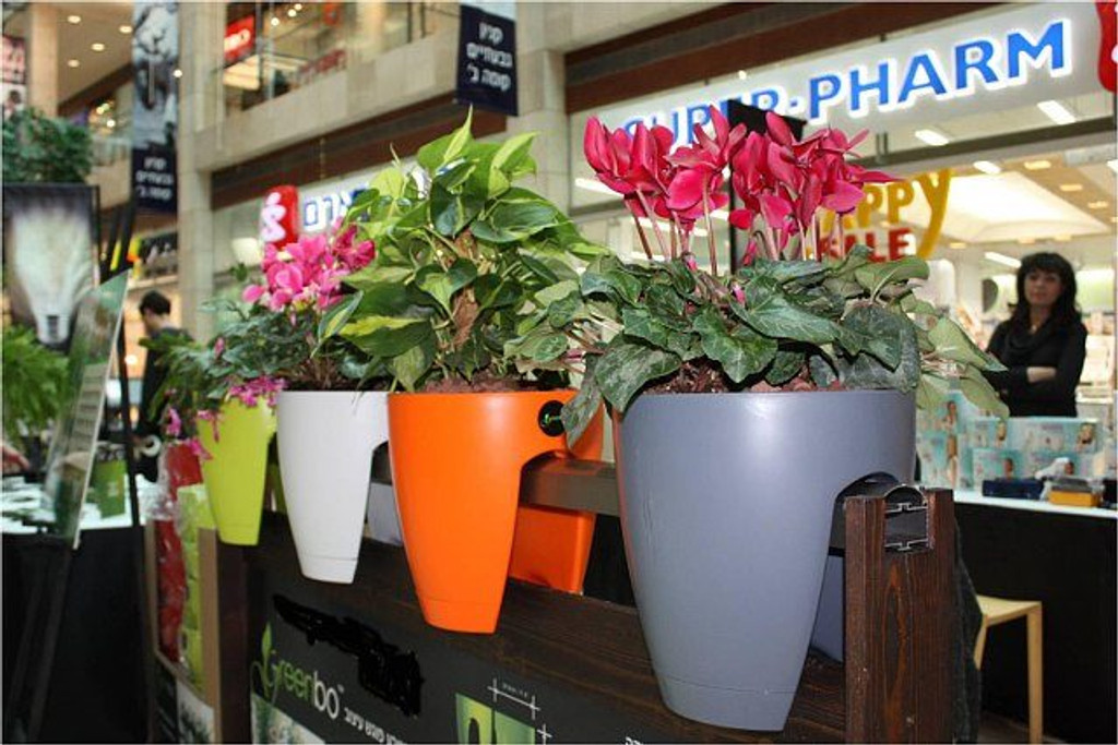 Greenbo railing planters indoors.