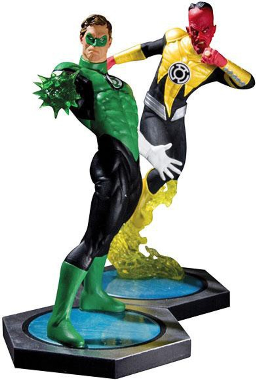 DC Ultimate Showdown Green Lantern vs Sinestro Statue Set
