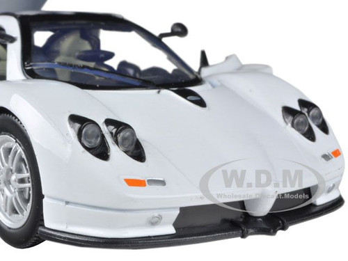 PAGANI ZONDA C12 WHITE 1/24 DIECAST CAR MODEL BY MOTORMAX