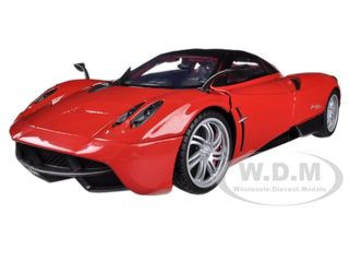 701-017 GT AUTOS 1/18 パガーニ ウアイラ Red Pagani Huayra Red 1/18 Diecast Car Model Motormax 79160