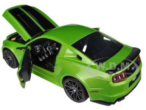 Maisto 2014 Ford Mustang Street Racer Diecast Vehicle Domestic 31506-60870057 Metallic Light Green Maisto 1:24 Scale