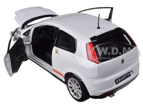 Fiat Grande Punto Abarth SS 2009 White 1:24 Model MOTORMAX