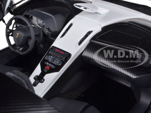 インドネシア版ブラック＆ホワイト　コレクターセット AUTOART 74674 1:18 LAMBORGHINI AVENTADOR J WHITE SUPERCAR DIECAST