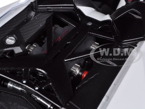 インドネシア版ブラック＆ホワイト　コレクターセット Autoart 1/18 Scale Diecast 74674 - Lamborghini Aventador J - White