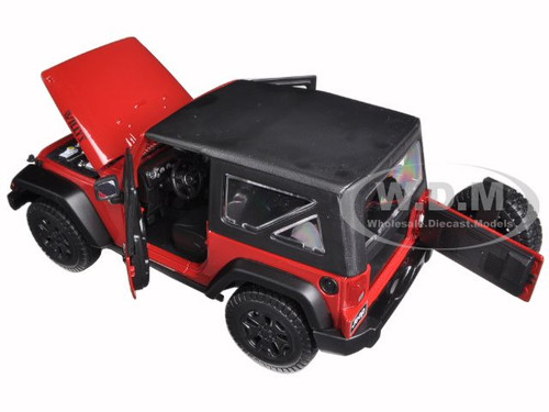Red Maisto 1:18 Diecast Model Car 2014 Jeep Wrangler Willys