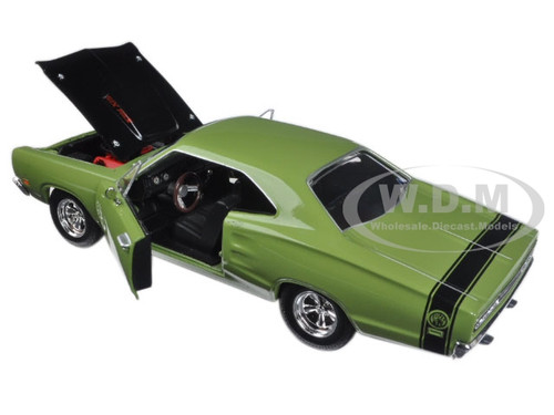 1969 Dodge Coronet Super Bee Green 1/24 Diecast Model Car Motormax