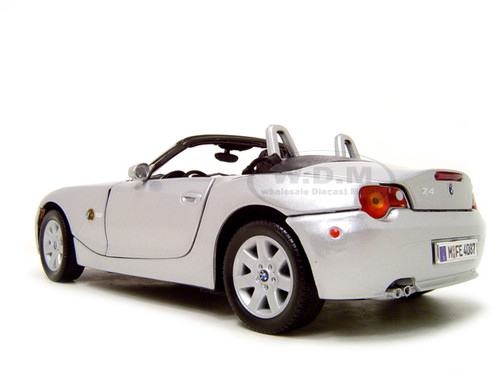 BMW Z4 Convertible Silver 1/18 Diecast Model Car by Motormax