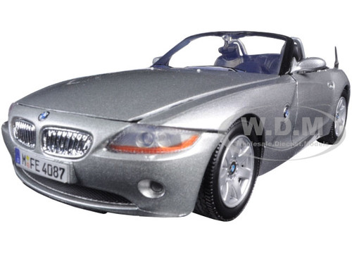 BMW Z4 Silver 1/24 Diecast Model Car Motormax 73269