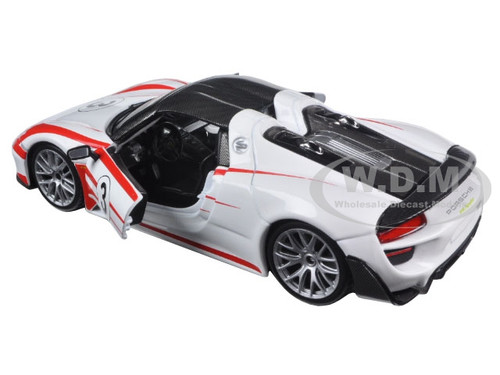 Porsche 918 Spyder Weissach #3 1/24 Diecast Model Car Bburago 28009