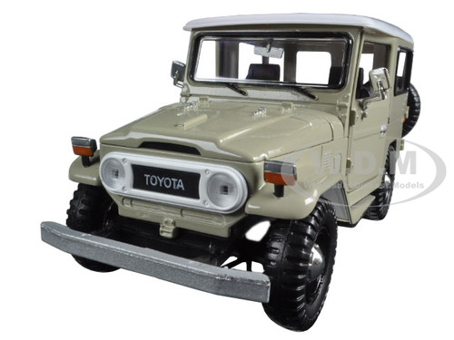 Amazon.com: Motor Max 1:24 W/B Platinum Collection Toyota
