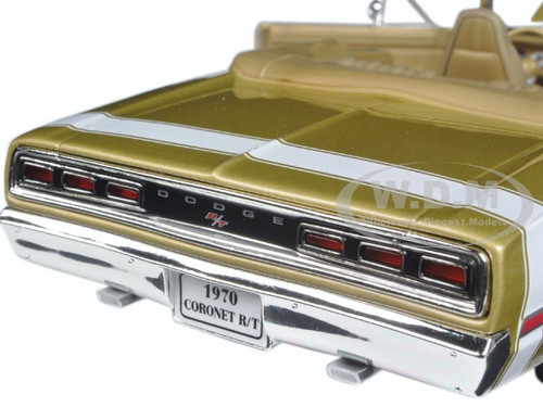 1970 Dodge Coronet R/T Gold 1/18 Diecast Model Car by Road Signature