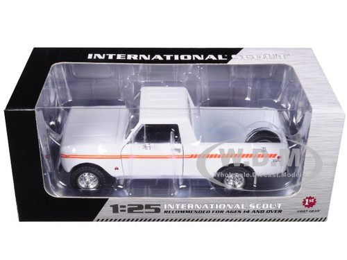 1979 International Scout Terra Pickup Truck White Orange Spear 1//25 Diecast Mo