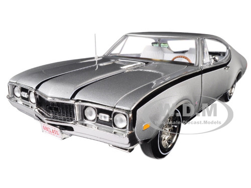 oldsmobile 442 diecast model cars