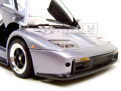 Lamborghini Diablo GT Silver 1/18 Diecast Model Car Motormax