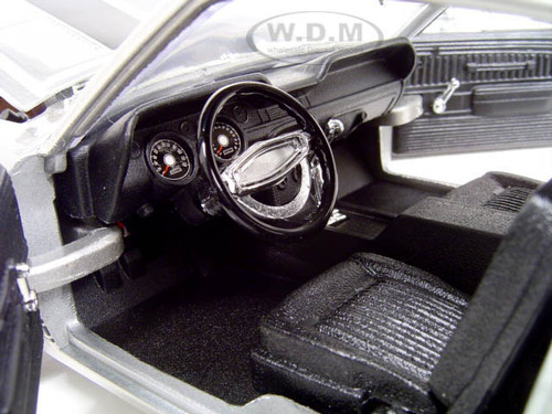 1968 Shelby GT 500KR Silver 1/18 Diecast Model Car Road Signature