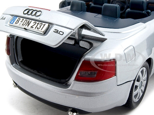 2004 Audi A4 Convertible Silver 1/18 Diecast Model Car Motormax 73148