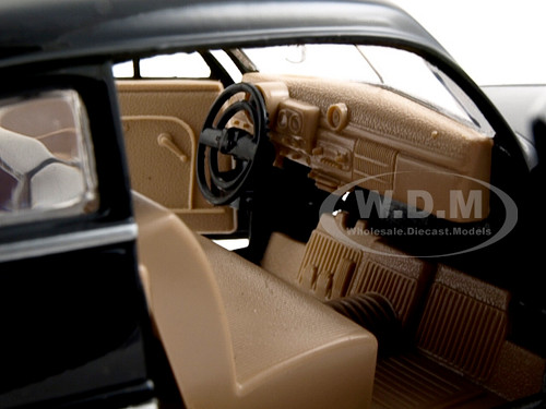 MOTORMAX Modellauto Ford Mercury 1949 Coupe Schwarz - 1:24 Oldtimer Mit öffnenden Türen