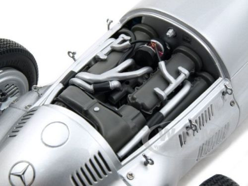 k*9様 CMC 1/18 MERCEDES W165 1939 1/18 Scale CMC Mercedes Bemz W165, 1938 Der grosse Sieger