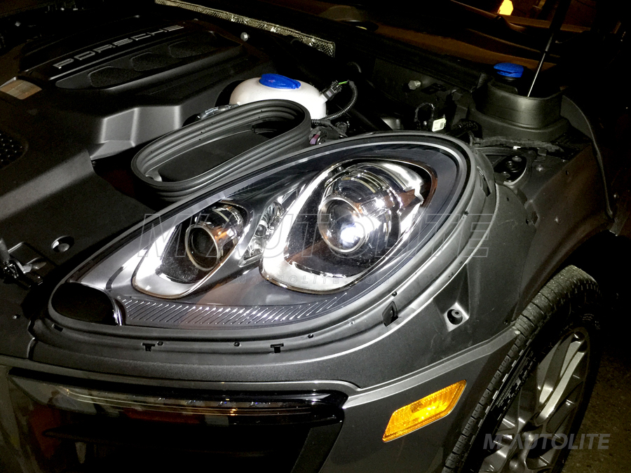 Philips Low Beam Headlight Light Bulb for Porsche Cayenne Boxster Macan rh