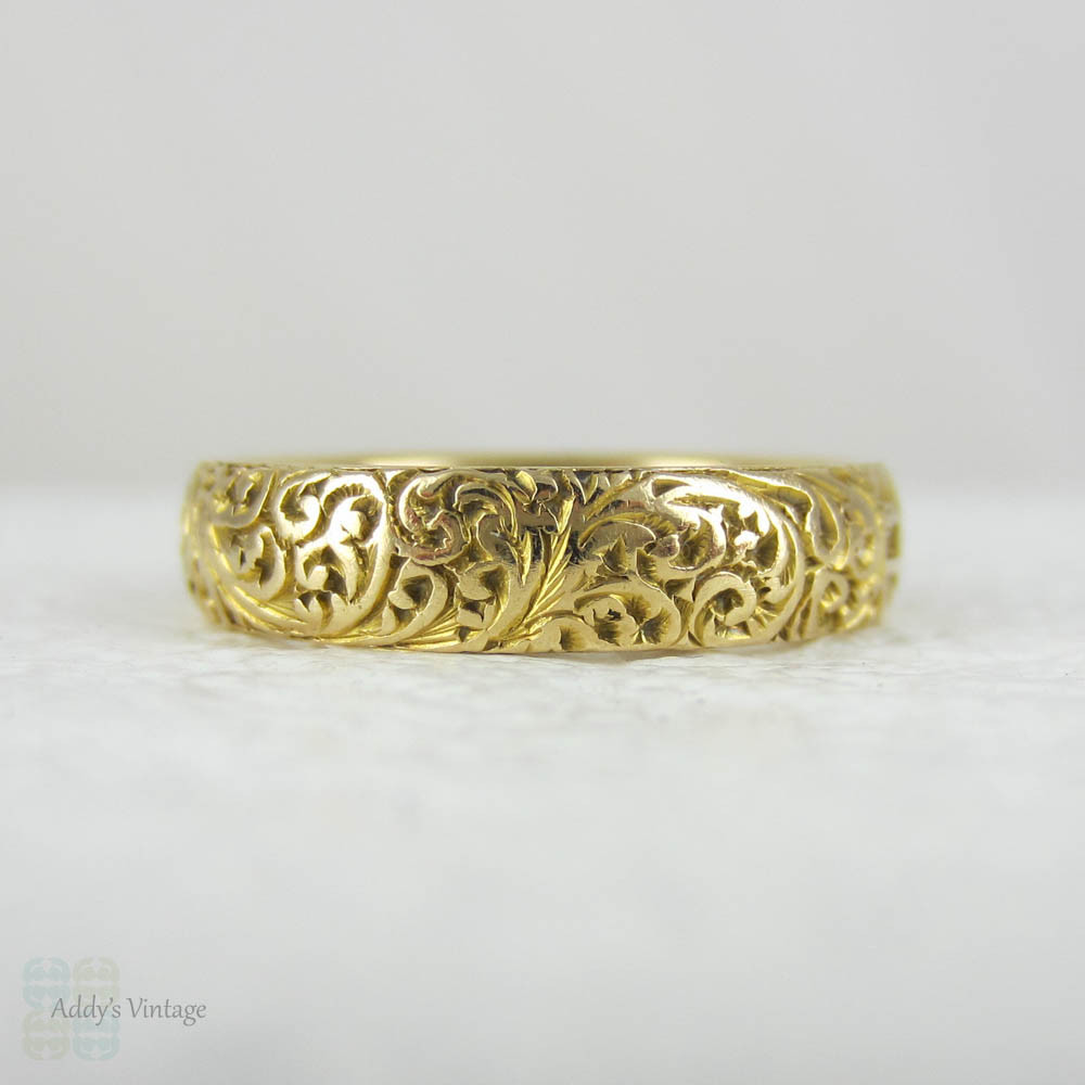 Antique Engraved 18 Carat Yellow Gold Wedding Band Fully Image 1