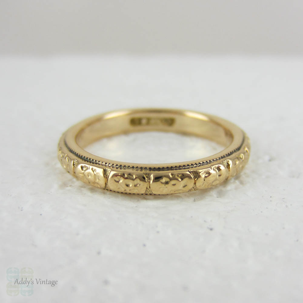 Antique Engraved 18 Carat Yellow Gold Wedding Ring