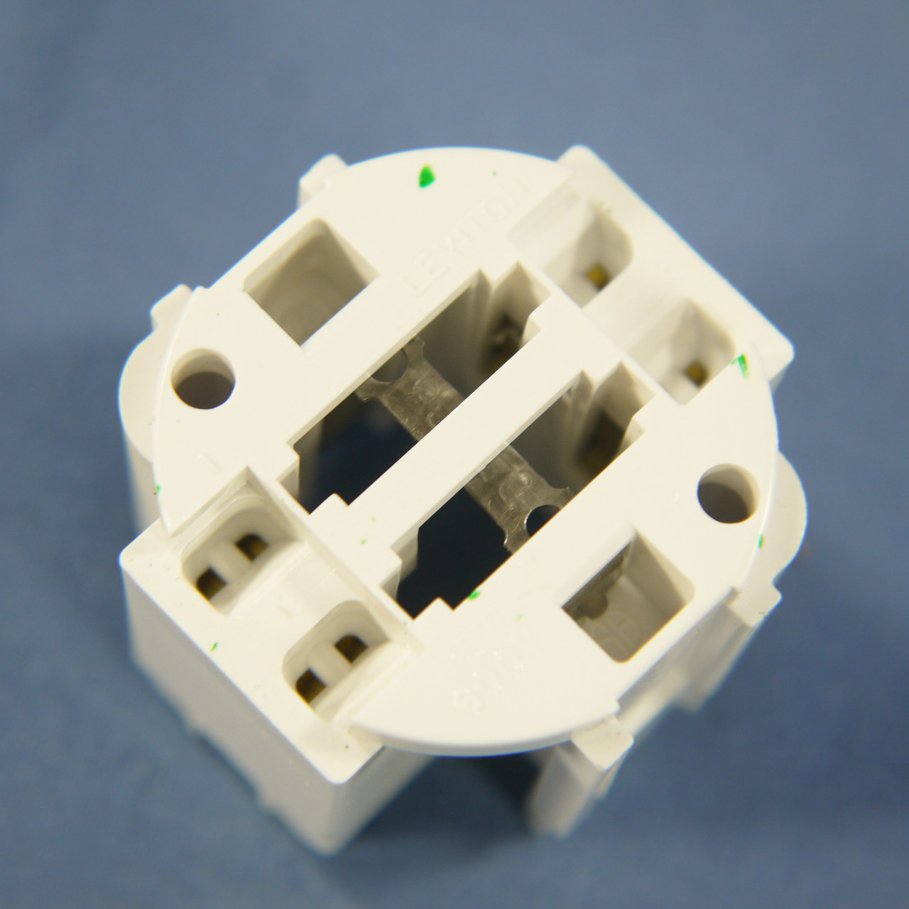 🏠 Shop Leviton Compact Fluorescent Lamp Holder CFL Light Sockets G24d2