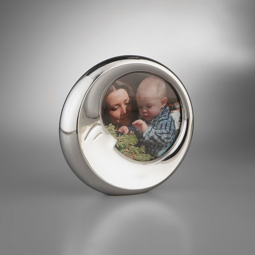 Nambe Baby Sleep Frame 6.25" Dia. 4" Dia. Photo