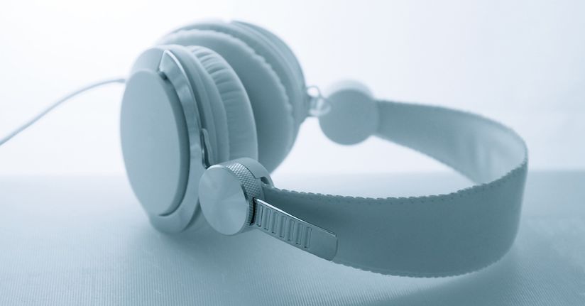 Have your headphones for flying with migraines