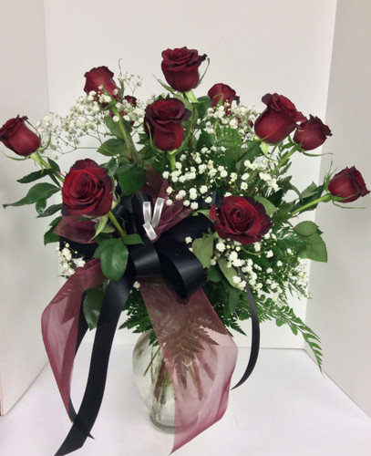 Dozen Long-stemmed Black Beauty Ecuadorean Roses - Centerville Florists