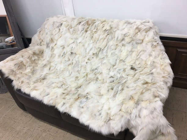 coyote white fur blanket/throw coyote white fur blanket/throw