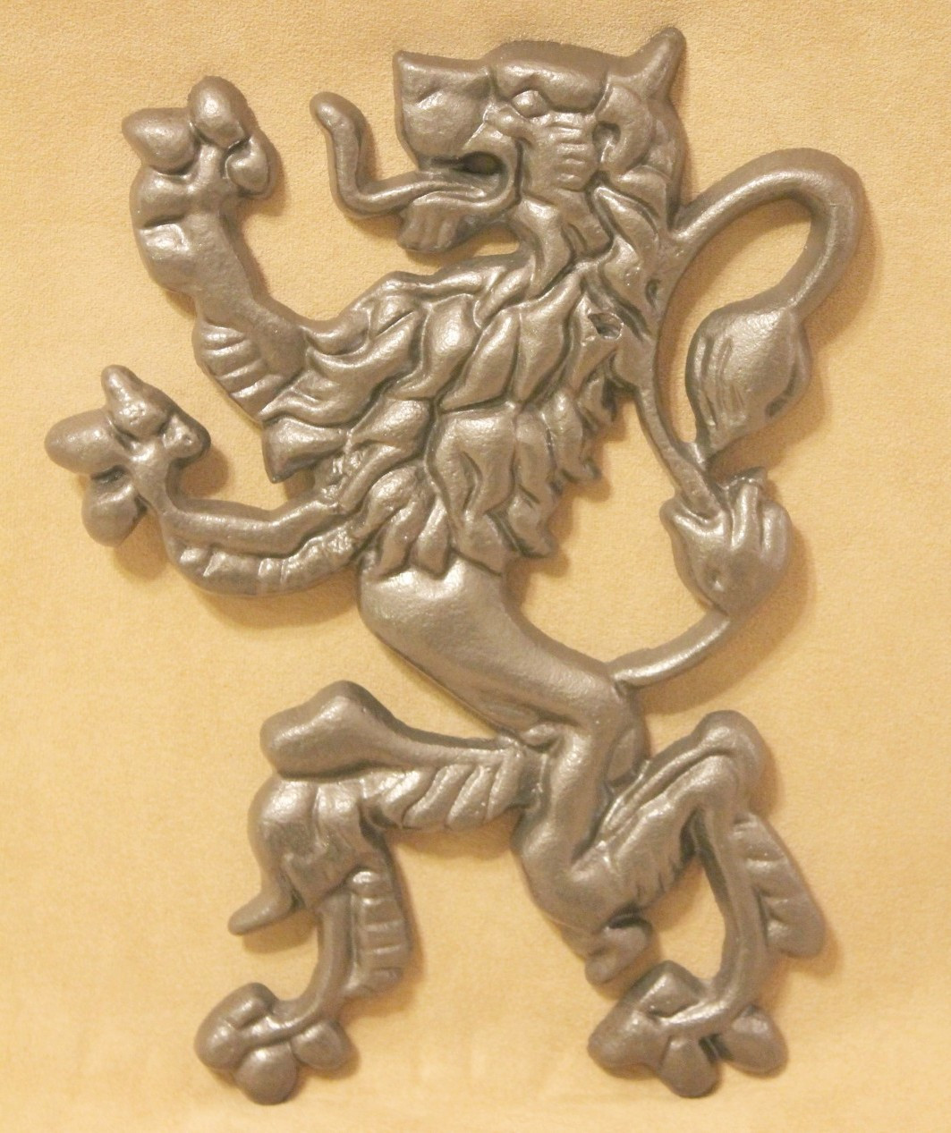 Rampant lion plaque cast iron pewter finish Iron Wolf Traders, Ltd.